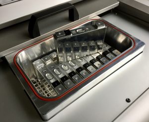 人妻精品久久无码区新狼窝