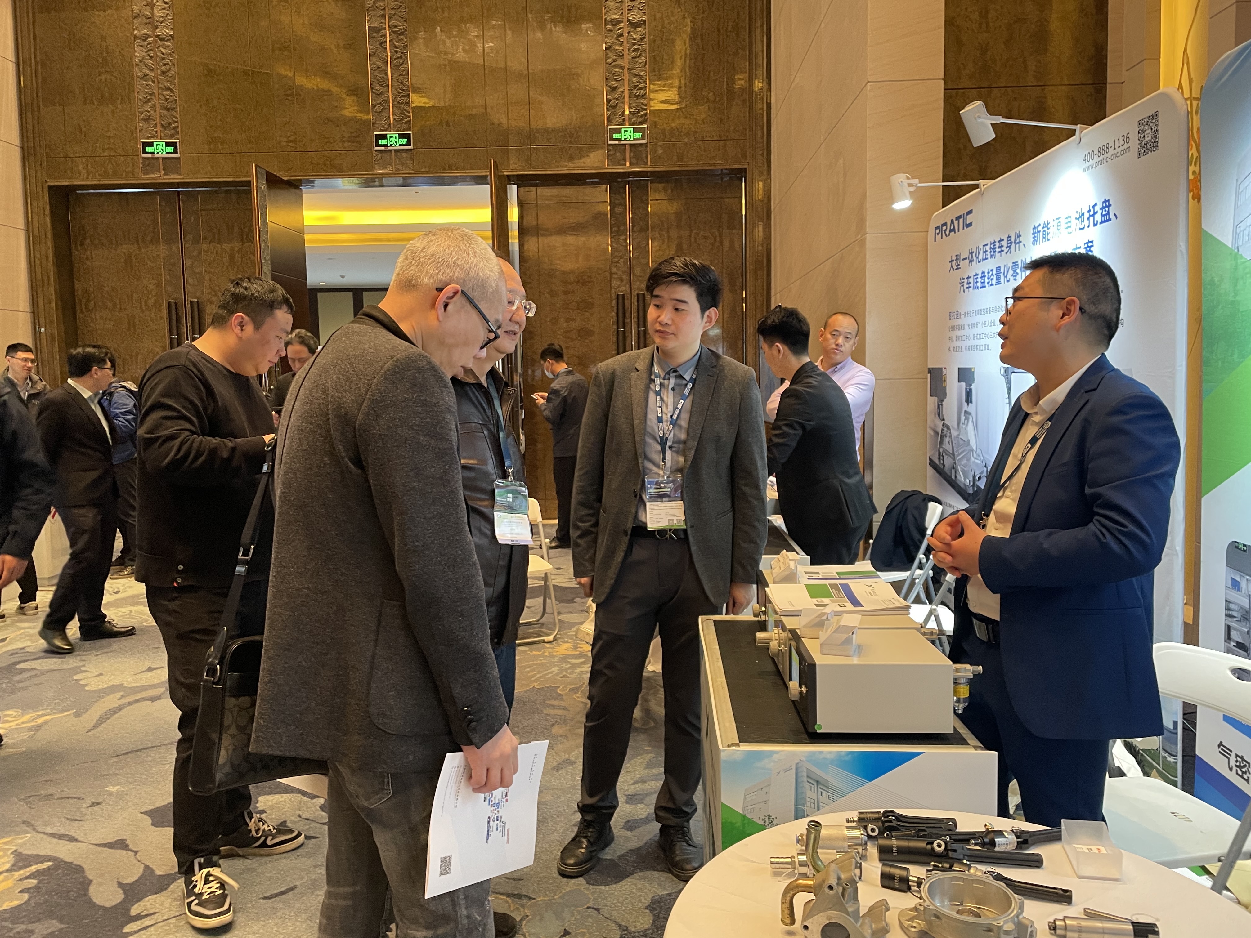 人妻精品久久无码区新狼窝